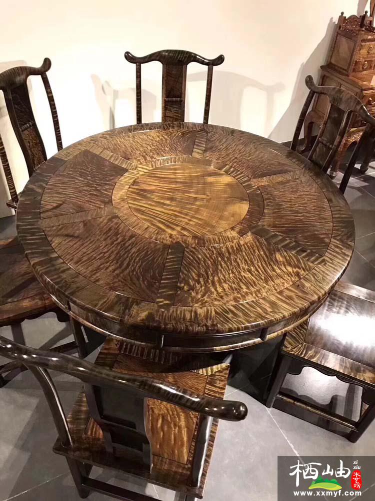 陰沉金絲楠木餐桌