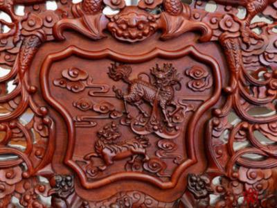 紅木家具上為什么要刻云紋雕飾